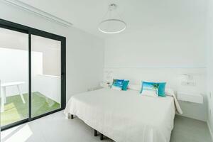 Seafront Luxury 3 Bedroom Villa - Santa Cruz (2)