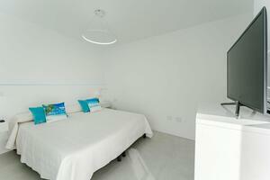 Seafront Luxury 3 Bedroom Villa - Santa Cruz (3)