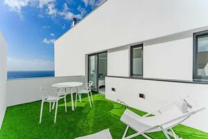 Seafront Luxury 3 Bedroom Villa - Santa Cruz (2)
