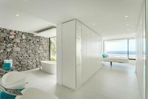 Seafront Luxury 3 Bedroom Villa - Santa Cruz (3)
