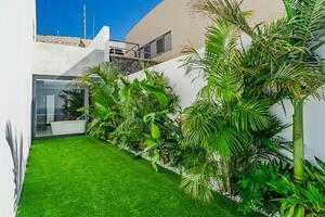 Seafront Luxury 3 Bedroom Villa - Santa Cruz (1)
