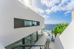 Seafront Luxury 3 Bedroom Villa - Santa Cruz (2)