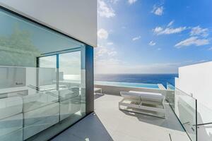 Seafront Luxury 3 Bedroom Villa - Santa Cruz (3)