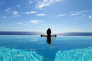 Seafront Luxury 3 Bedroom Villa - Santa Cruz (1)