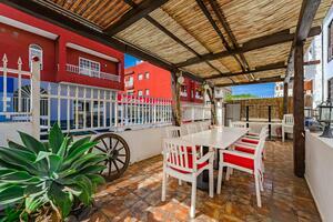 Edificio de 5 dormitorios - Playa San Juan (1)