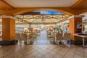 Business -  La Caleta (2)