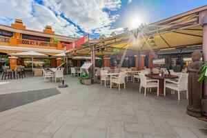 Business -  La Caleta (1)
