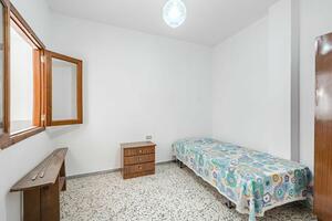 5 slaapkamers Gebouw - Armeñime (2)