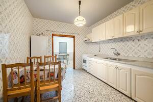 5 slaapkamers Gebouw - Armeñime (1)
