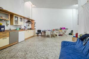 5 slaapkamers Gebouw - Armeñime (1)