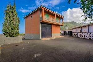 4 Bedroom House - Tejina (2)