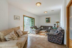 4 Bedroom House - Tejina (3)