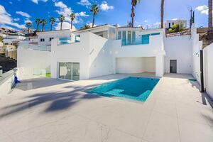 Luxury 3 Bedroom Villa - San Eugenio Alto (1)