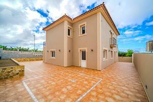 5 Bedroom Villa - Garachico (0)