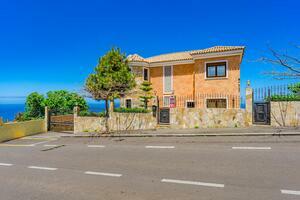 4 Bedroom Villa - Tacoronte (1)