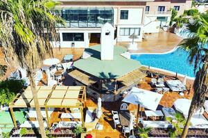 Business - Playa Paraíso (2)