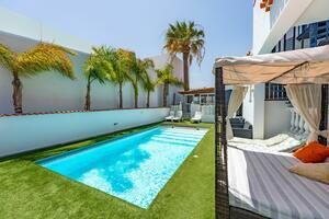 Villa de 4 dormitorios - Amarilla Golf (0)