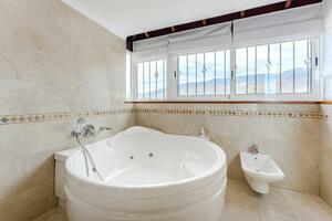 4 Bedroom Villa - El Madroñal (3)