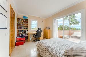 4 Bedroom Villa - El Madroñal (0)