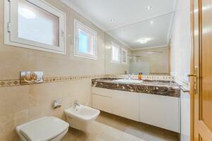 4 Bedroom Villa - El Madroñal (0)