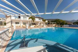 Villa di 11 Camere - Armeñime (1)