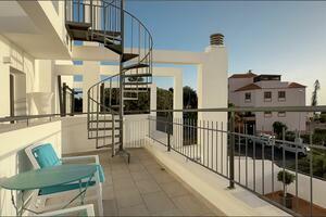 Apartamento de 3 dormitorios - Tijoco Bajo (1)