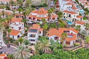 27 Bedroom Building - Chayofa (0)