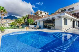 Luxury 4 Bedroom Villa - San Eugenio Alto (2)