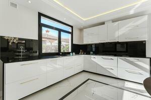 Luxury 4 Bedroom Villa - San Eugenio Alto (3)