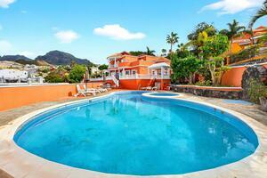 5 Bedroom Villa - San Eugenio Bajo (1)