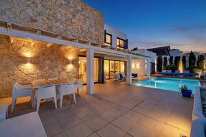Luxury 5 Bedroom Villa - Roque del Conde (0)