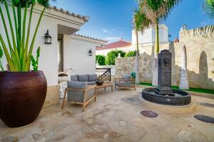 Luxury 4 Bedroom Villa - San Eugenio Alto (3)