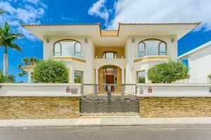 4 Bedroom Villa -  La Caleta (1)