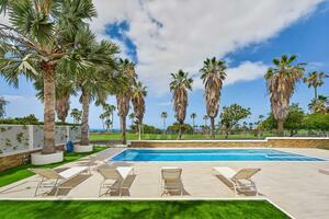 4 Bedroom Villa -  La Caleta (0)