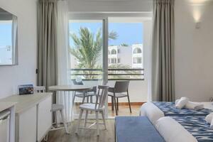 2 Bedroom Apartment - Mallorca (2)
