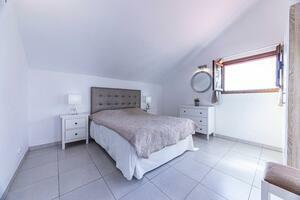 Hotel de 27 dormitorios - Chayofa (0)