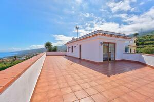 4 Bedroom House - Santa Úrsula — photo 6 of 43