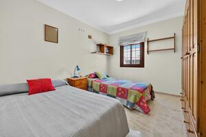 4 Bedroom House - Santa Úrsula — photo 15 of 43