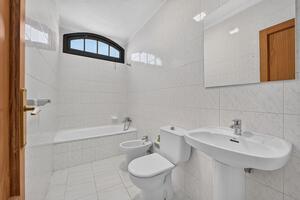 1 Bedroom Apartment - Los Abrigos — photo 13 of 16