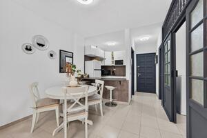 Apartamento de 2 dormitorios - Puerto de Santiago - Seguro El Sol — photo 9 of 16