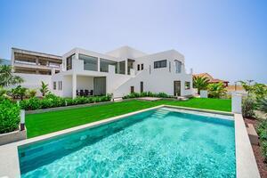 5 Bedroom Villa - Playa Paraíso — photo 1 of 44