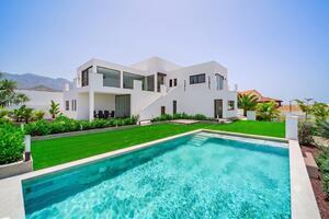 5 Bedroom Villa - Playa Paraíso — photo 2 of 44