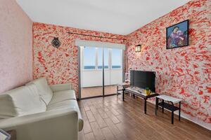 Seafront 1 Bedroom Apartment - Fasnia — photo 4 of 16