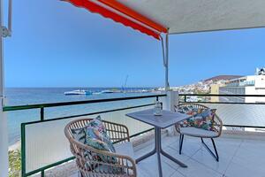 Seafront 1 Bedroom Apartment - Los Cristianos — photo 6 of 26