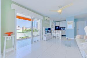 Seafront 1 Bedroom Apartment - Los Cristianos — photo 5 of 26