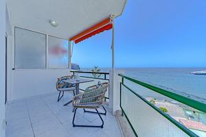 Seafront 1 Bedroom Apartment - Los Cristianos — photo 6 of 26