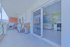 Seafront 1 Bedroom Apartment - Los Cristianos — photo 10 of 26
