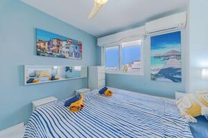 Seafront 1 Bedroom Apartment - Los Cristianos — photo 13 of 26