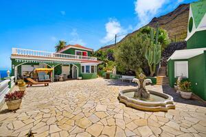 3 Bedroom Villa - Tejina — photo 2 of 49