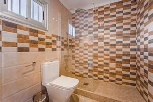 1 Bedroom Apartment - Los Cristianos - Los Ángeles — photo 13 of 16